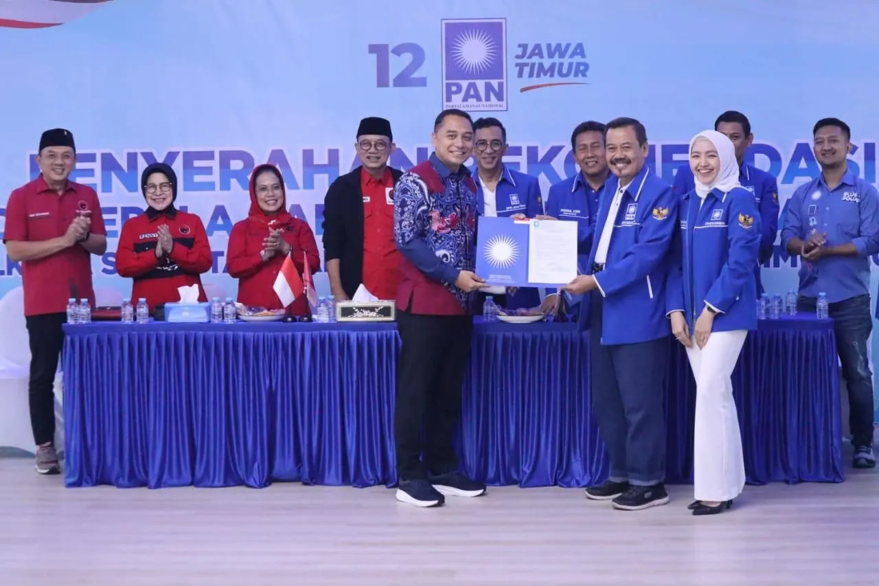 PAN Serahkan Surat Tugas ke Eri Cahyadi untuk Pilkada Surabaya