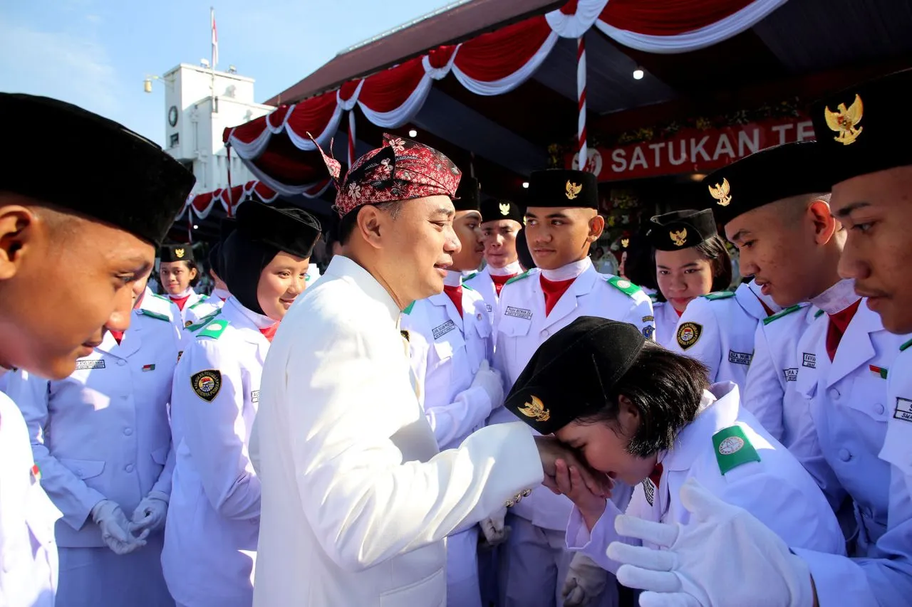 Wali Kota Eri Bidik Penguatan SDM Milenial dan Gen Z di Surabaya
