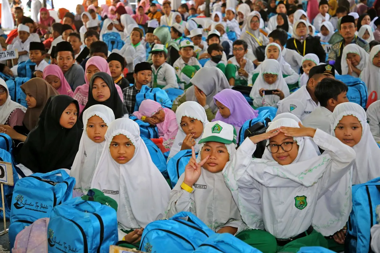 GOW Surabaya Beri Santunan 2300 Anak Yatim