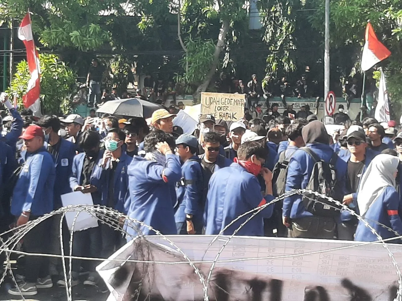 Ikut Aksi Turun ke Jalan, Anggota DPRD Jatim Desak KPU Segera Revisi PKPU Sesuai Putusan MK