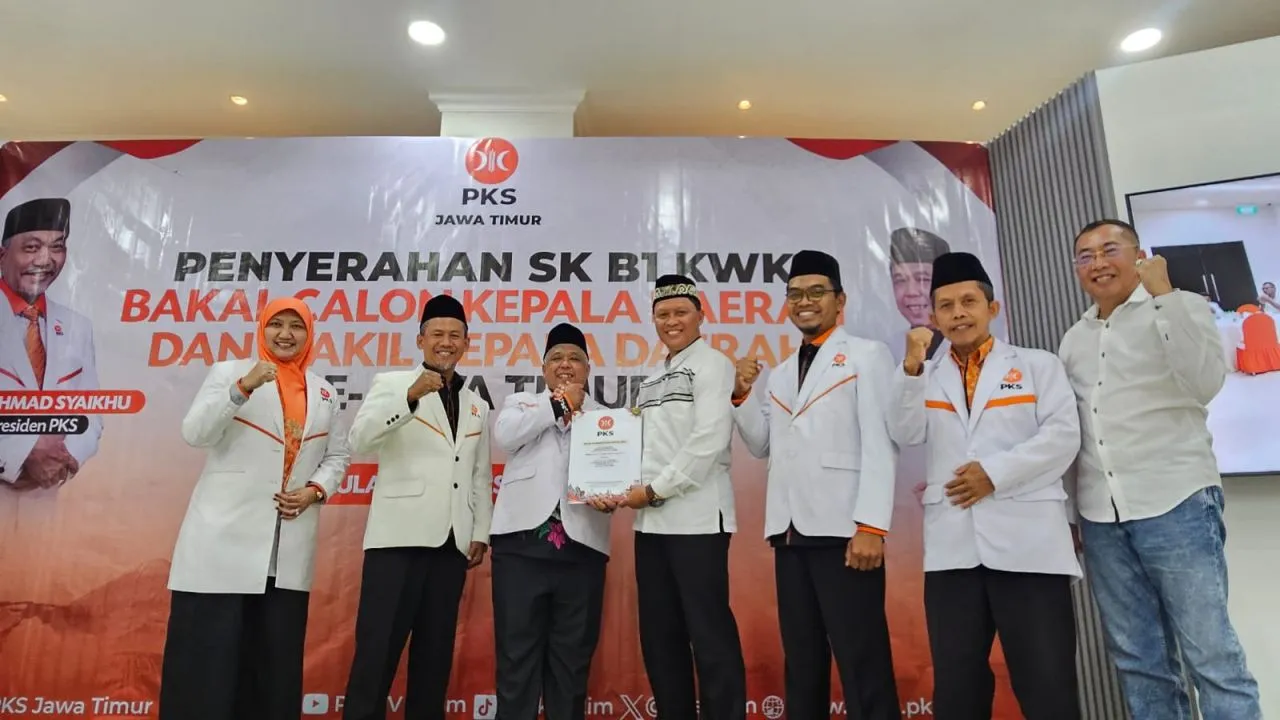 Serahkan 7 SK B KWK, Ketua PKS Jatim: Siap All Out Raih Kemenangan 