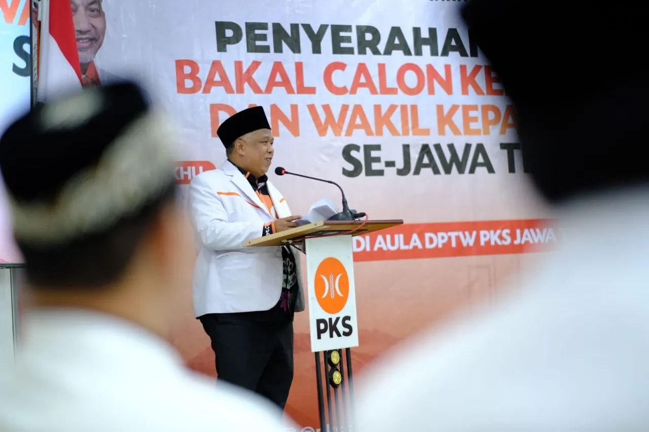 Lengkap 100 Persen, PKS Serahkan SK B KWK untuk 38 Paslon  Kabupaten/Kota se-Jatim