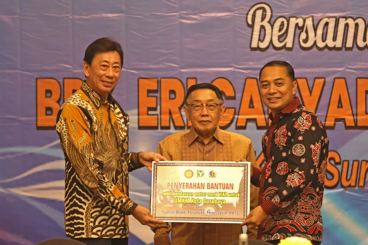Program 1 Keluarga 1 Sarjana Dimulai, Pengusaha Surabaya Jadi Orang Tua Asuh!