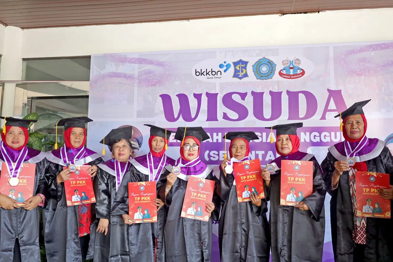 Pemkot Surabaya Wisuda 1.150 Selantang