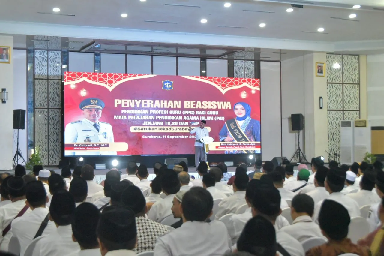 Wali Kota Eri Cahyadi Beri Beasiswa PPG kepada 713 Guru PAI TK-SMP se-Surabaya