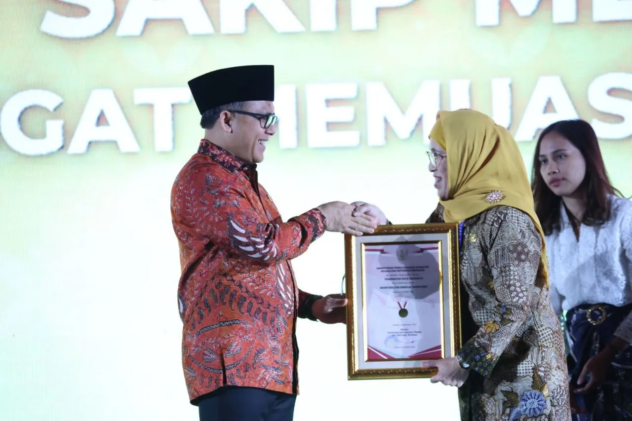 Gunakan Teknologi AI, Surabaya Jadi Kota Pertama Indonesia Raih SAKIP 'AA'