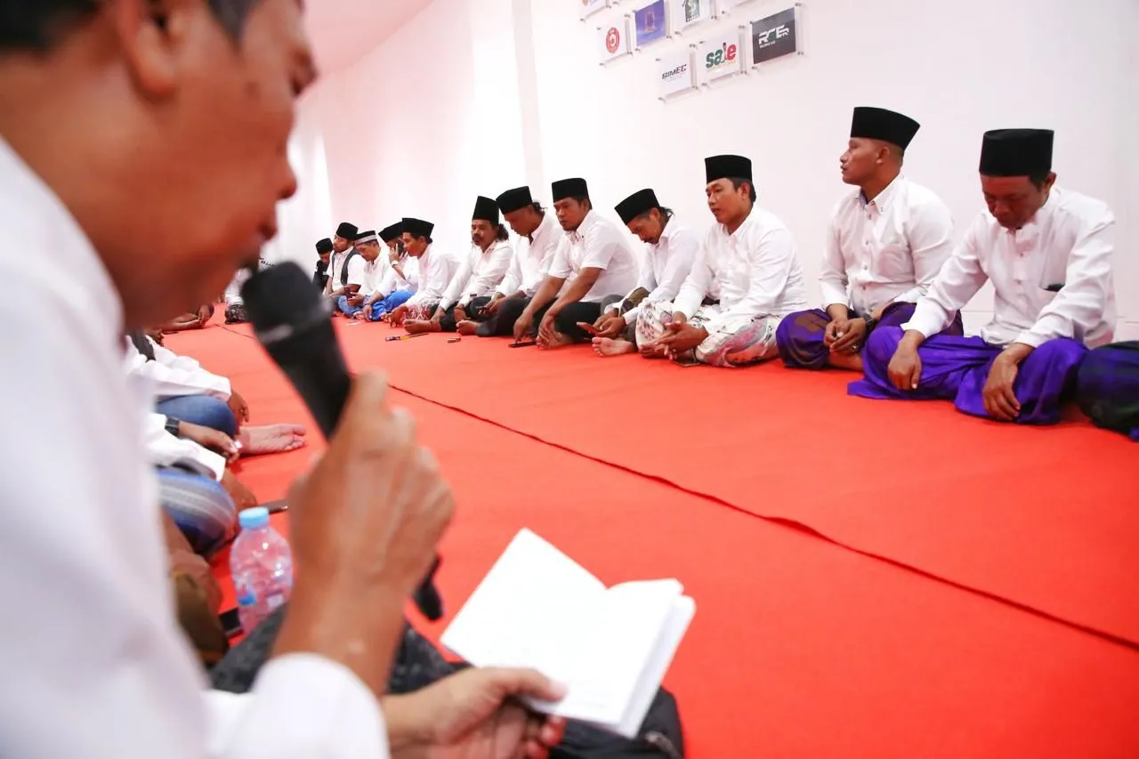 Doakan Kemenangan Eri-Armuji, Juru Parkir Gelar Istighosah “Jukir Dodok Langit