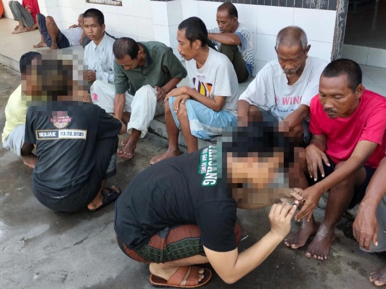 Patroli Satpol PP Surabaya Jangkau 13 Muda-Mudi saat Pesta Miras