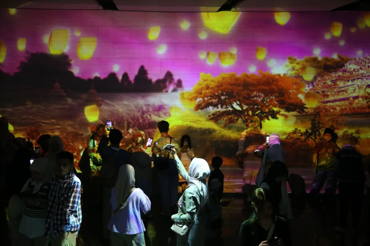 Pemkot Surabaya Bersama LZY Visual Gelar Pameran Video Mapping