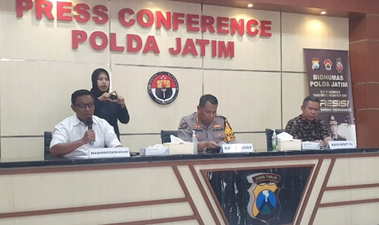 Polisi Ungkap Kasus Pesta Seks Tukar Pasangan di Villa Batu