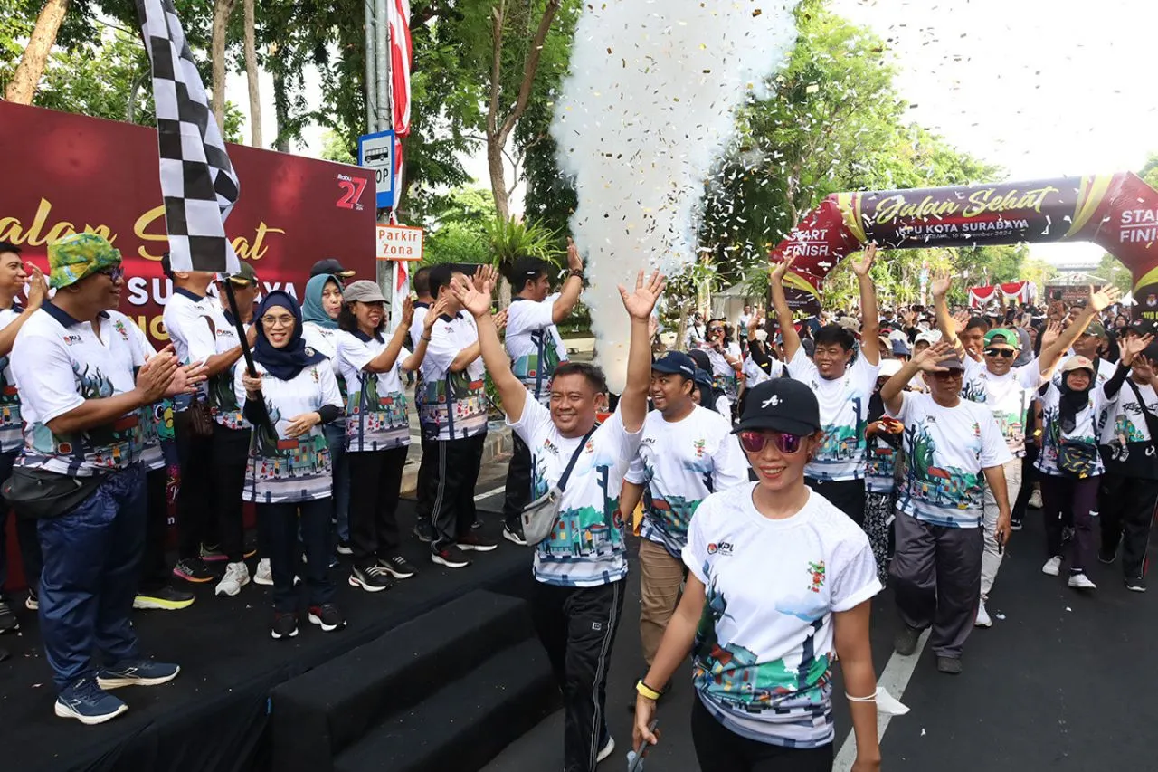 Pemkot bersama KPU Surabaya Gelar Jalan Sehat Anti Golput