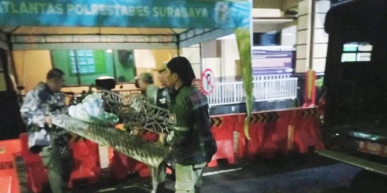 Satpol PP Surabaya Amankan Pencuri Kursi Besi Milik Pemkot