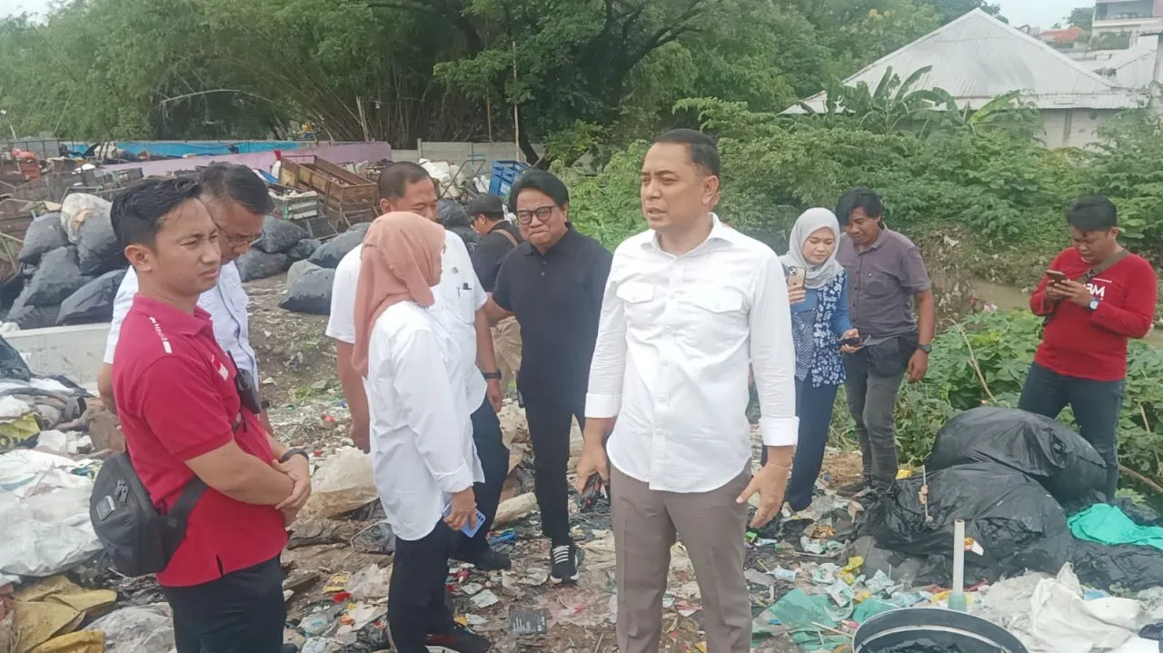 Gerak Cepat Wali Kota Eri Atasi Banjir di Surabaya