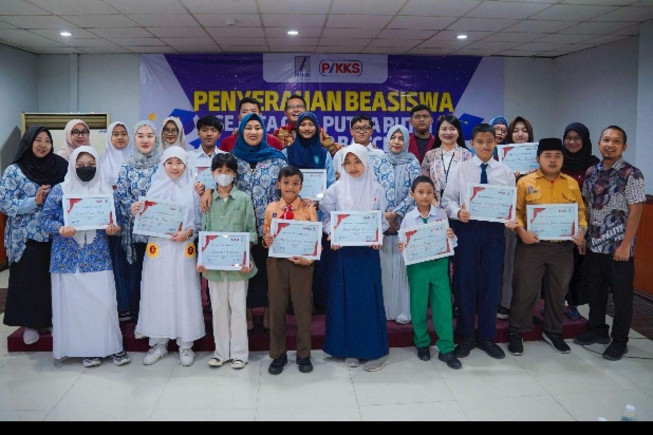 PIKK SIER Bagikan Beasiswa untuk Putra Putri Karyawan Berprestasi