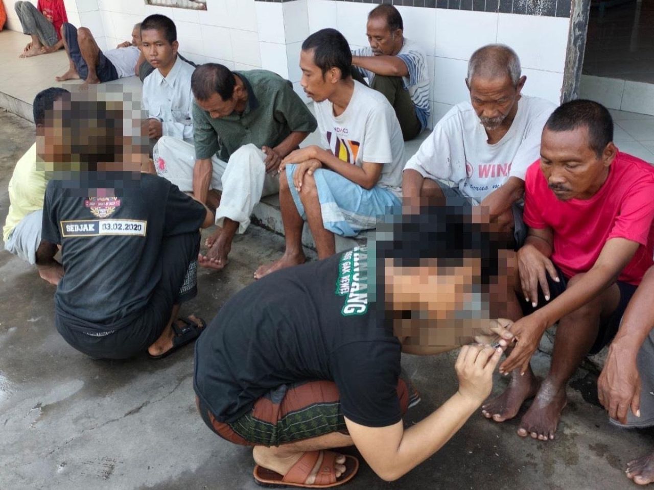 Patroli Satpol PP Surabaya Jangkau 13 Muda-Mudi saat Pesta Miras