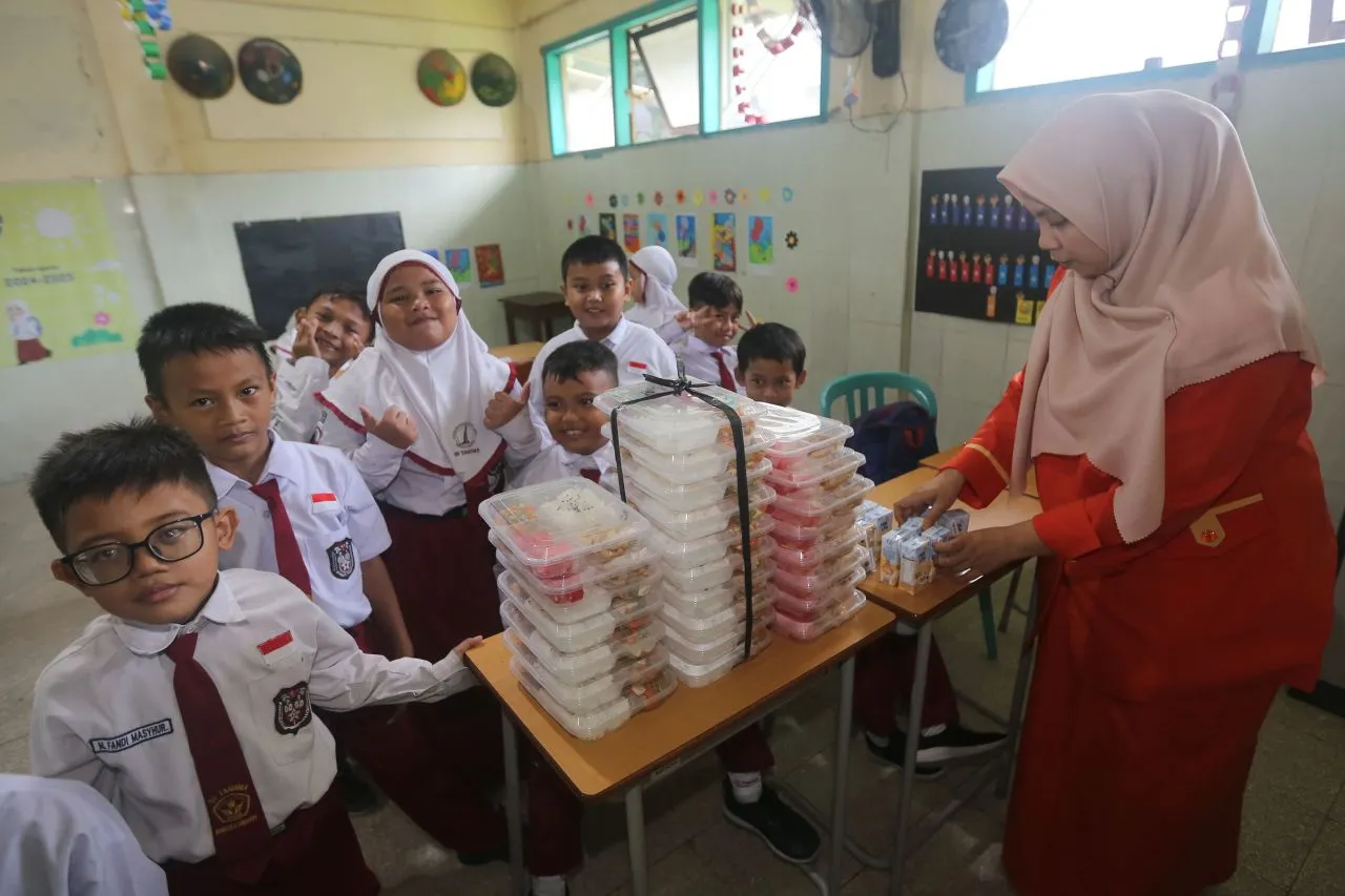 Wali Kota Eri Perjuangkan UMKM Surabaya Terlibat Program Makan Bergizi Gratis