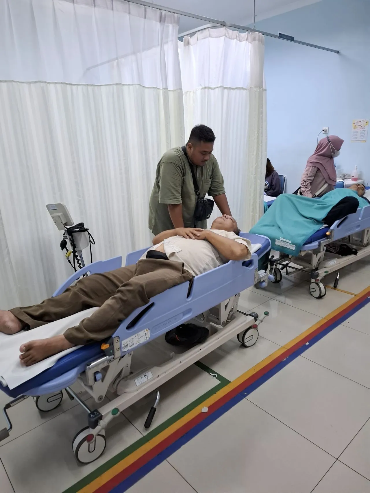 Pengacara Senior Gus Yasin Dikeroyok Dept Collector di Depan  Polisi