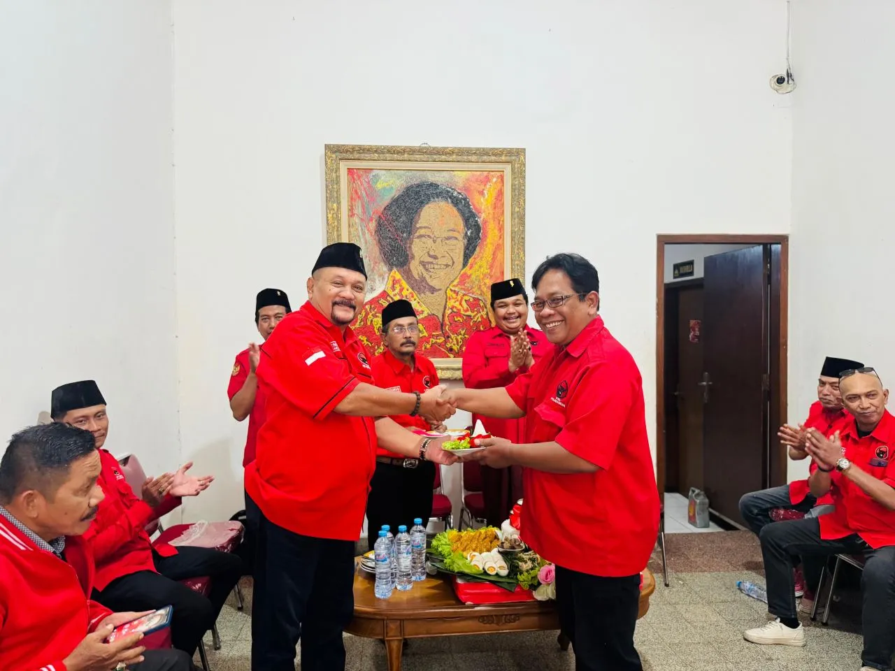 PDIP Surabaya Peringati HUT Megawati dengan Santunan dan Doa Bersama