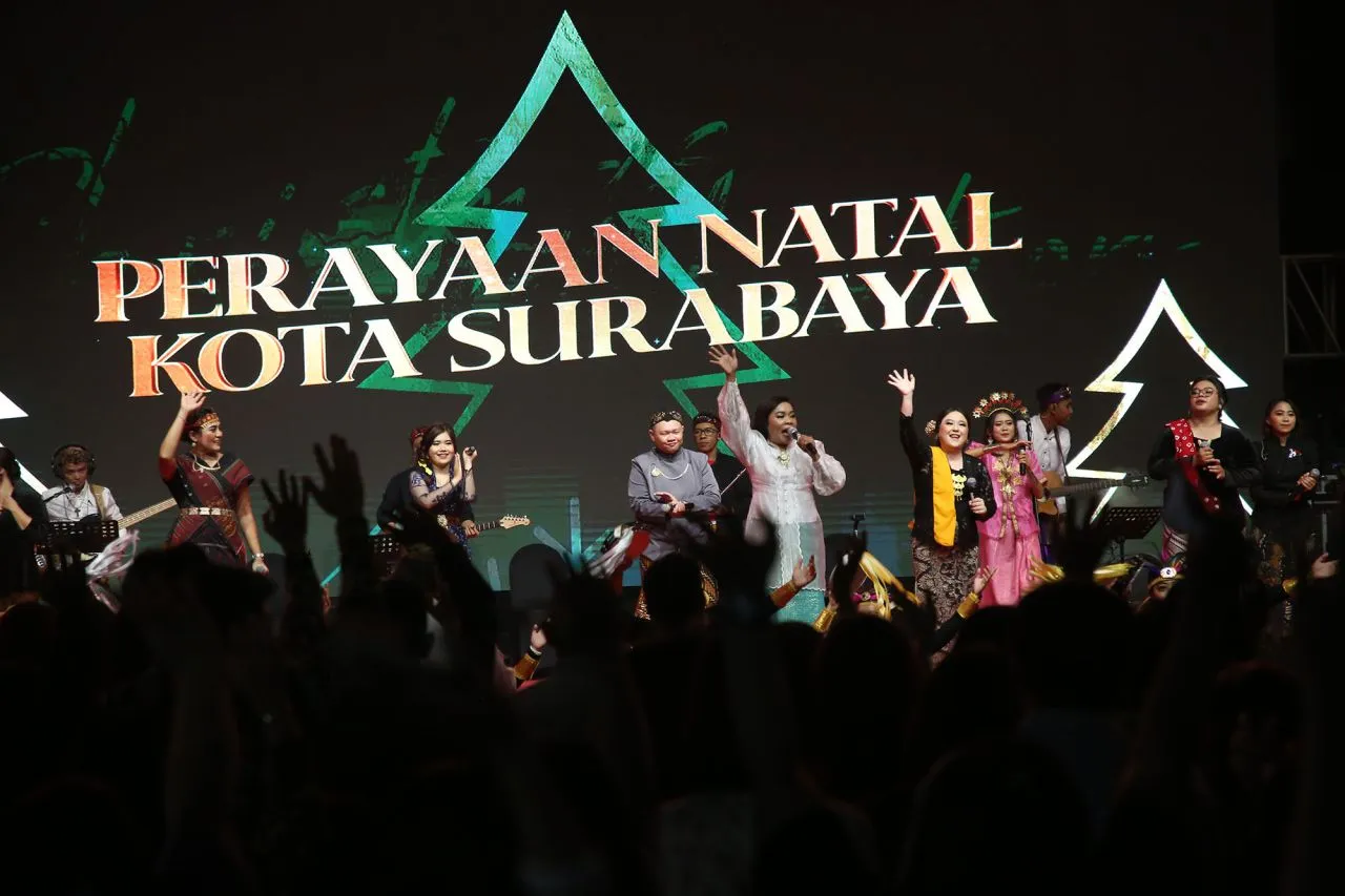 Ribuan Jemaat Kristiani Ikuti Perayaan Natal di Balai Kota