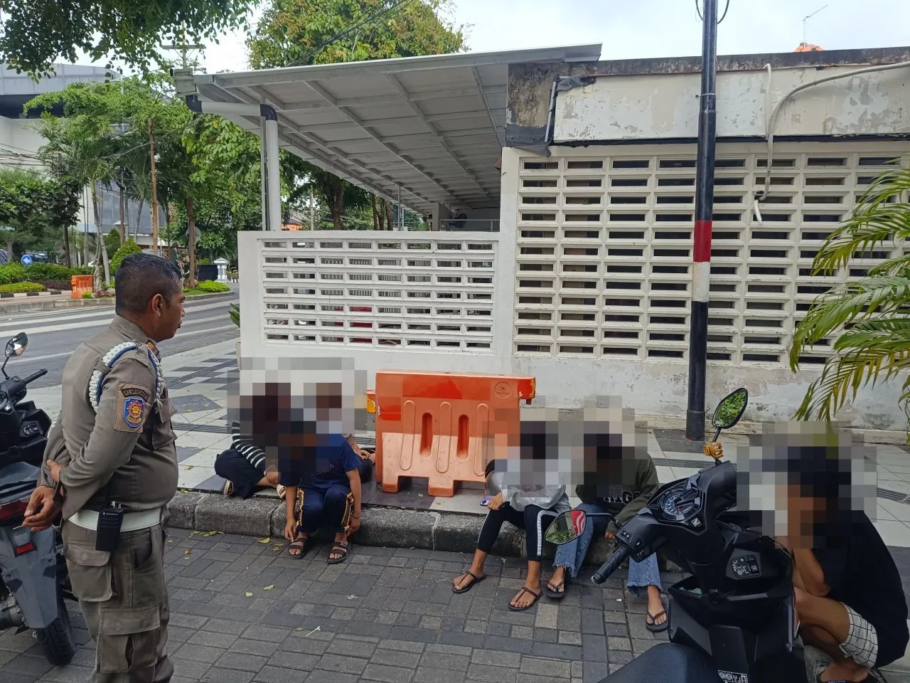 Miris! Perkelahian Remaja di Surabaya Dipicu Ejekan di TikTok