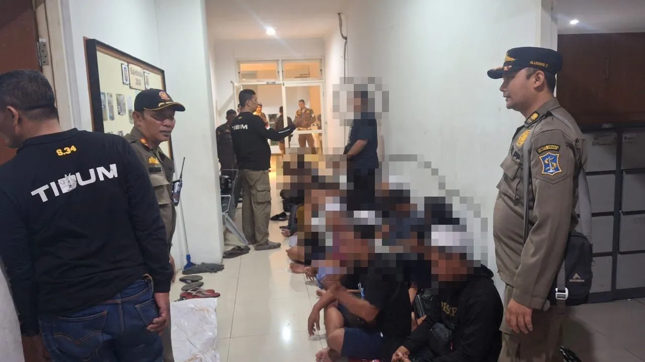Satpol PP Surabaya Amankan 38 Orang saat Pesta Miras