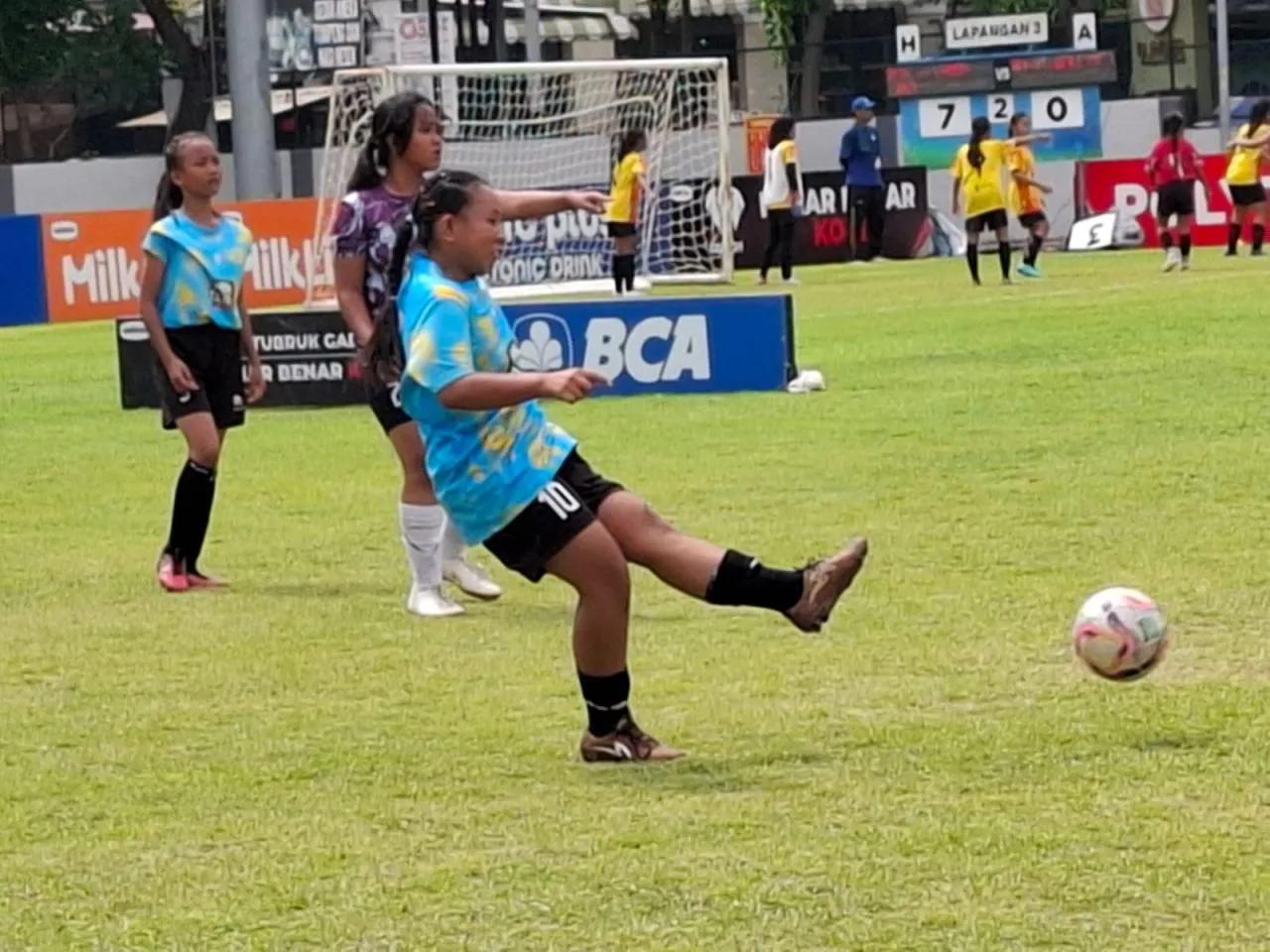 Surabaya Jadi Ajang Kompetisi Sepak Bola Putri Tingkat SD