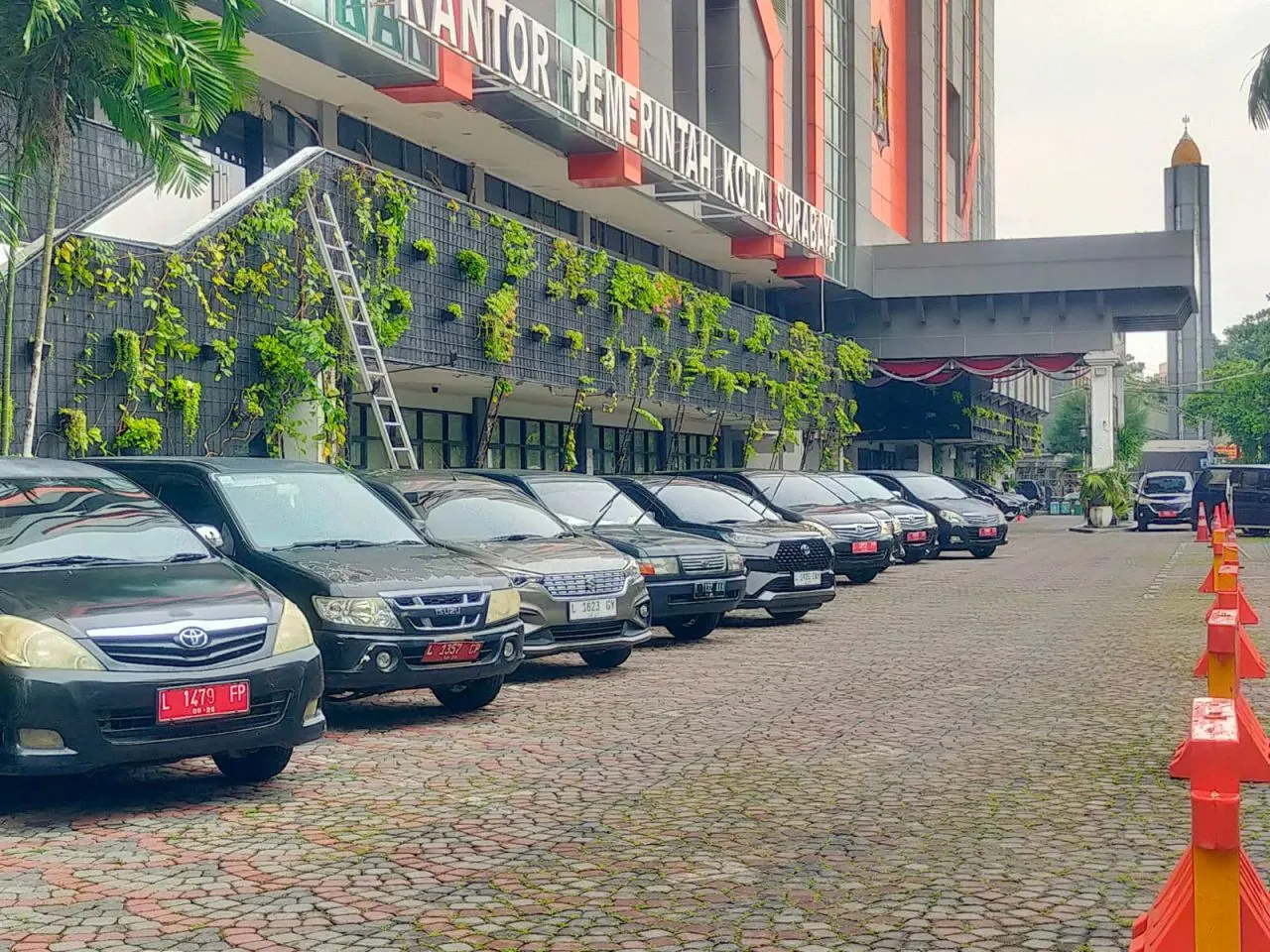 Pemkot Surabaya Tegaskan ASN Wajib "Kandangkan" Mobil Dinas Sebelum Idulfitri 