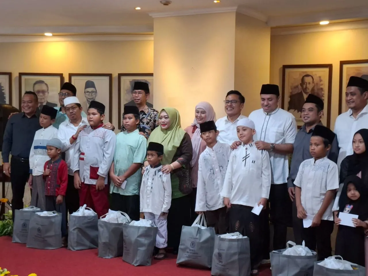 DPRD Surabaya Rawat Tradisi Bukber dan Santuni Anak Yatim, Dana Gotong Royong