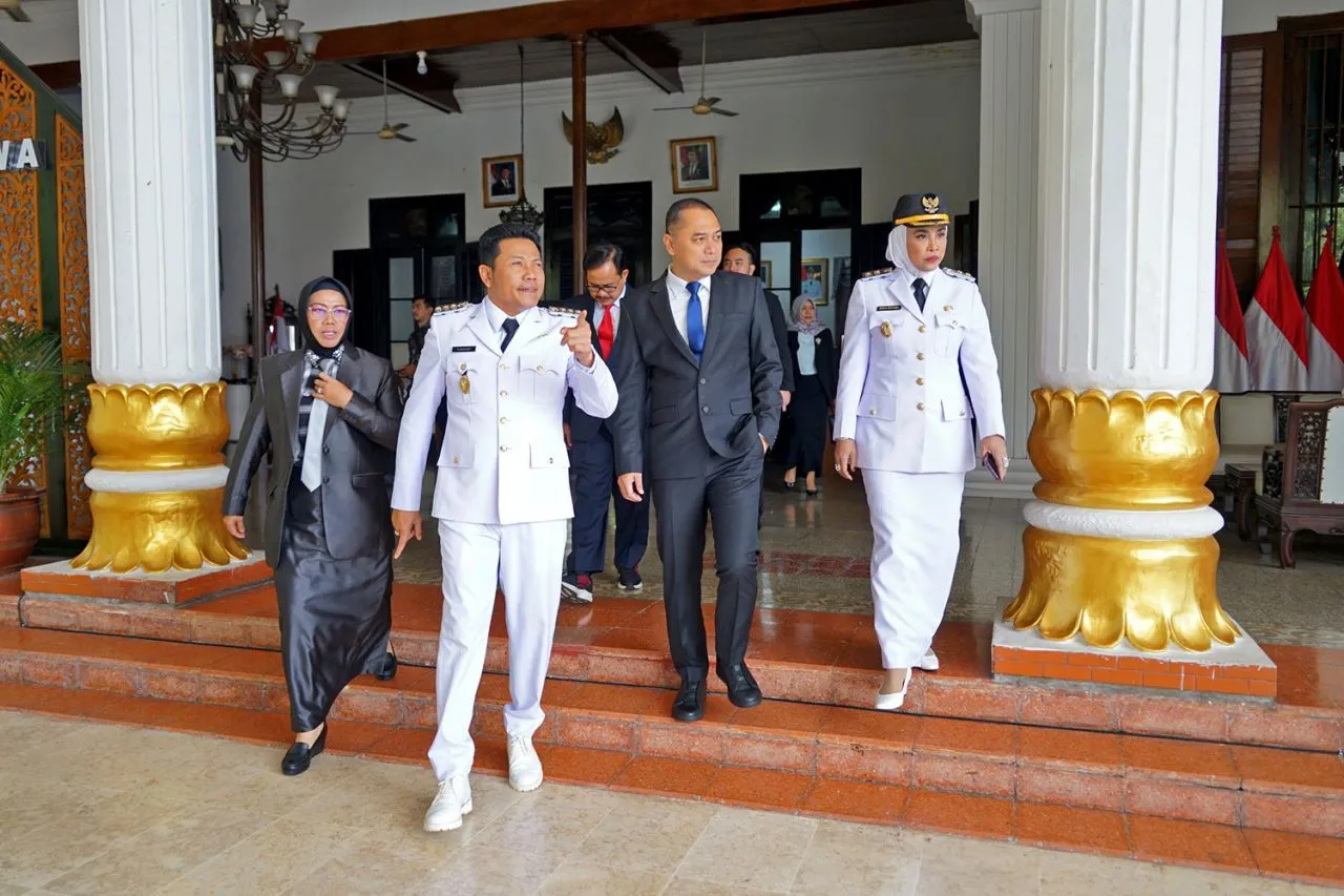 Wali Kota Eri Cahyadi Ajak Bupati Sidoarjo Koneksikan Jalan hingga Ekonomi