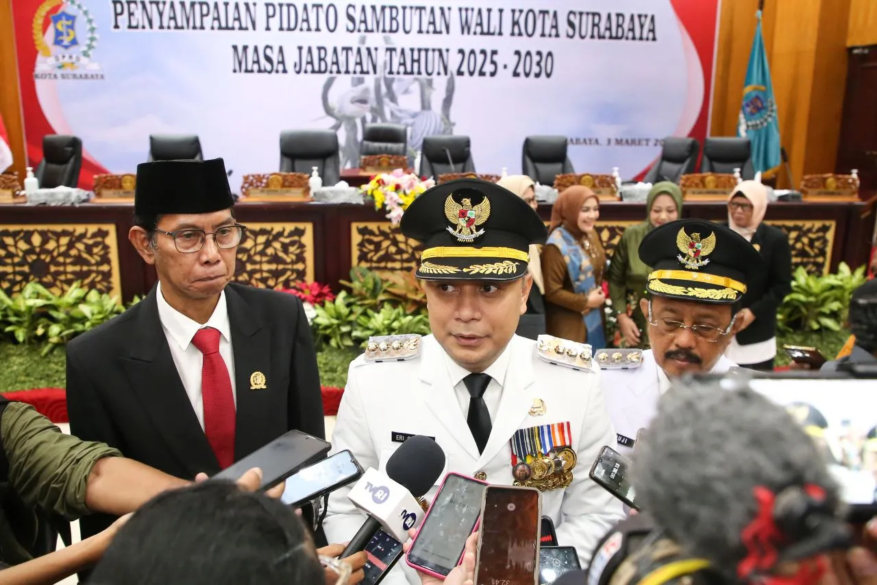 Dihadapan DPRD Surabaya, Wali Kota Eri Paparkan Tujuh Program Prioritas Pembangunan 2025