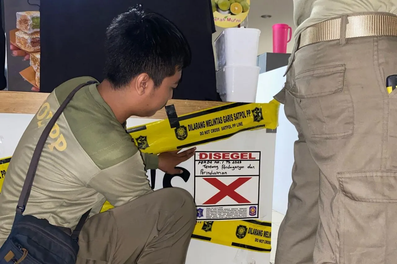 Satpol PP Surabaya Segel Stan Es Krim Diduga Mengandung Alkohol Usai Viral di Medsos