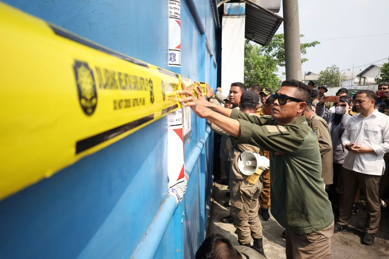Gudang Milik CV. Sentoso Seal Resmi Disegel 