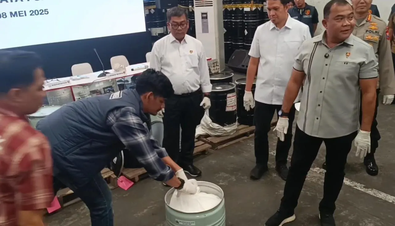 Polisi Bongkar Sianida Ilegal di Surabaya Beromzet Rp.59 Miliar