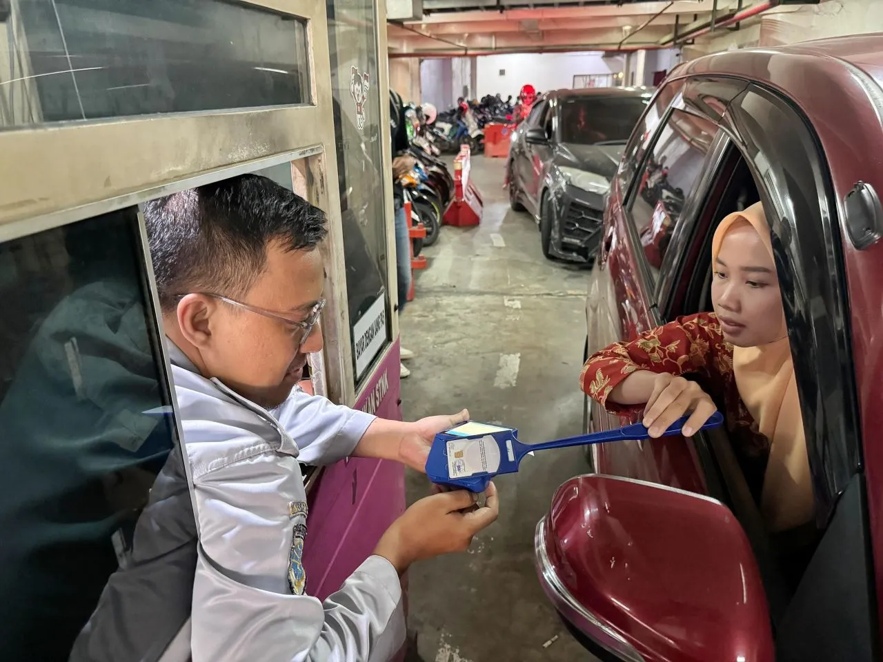 Bayar Parkir di Surabaya Makin Murah, Hanya Rp732 via QRIS!