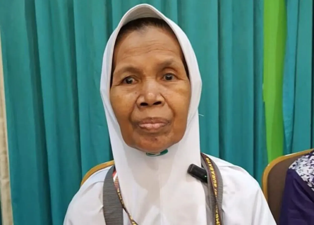 Perjalanan Panjang Nenek Diyem Penjual Jamu Menuju Baitullah