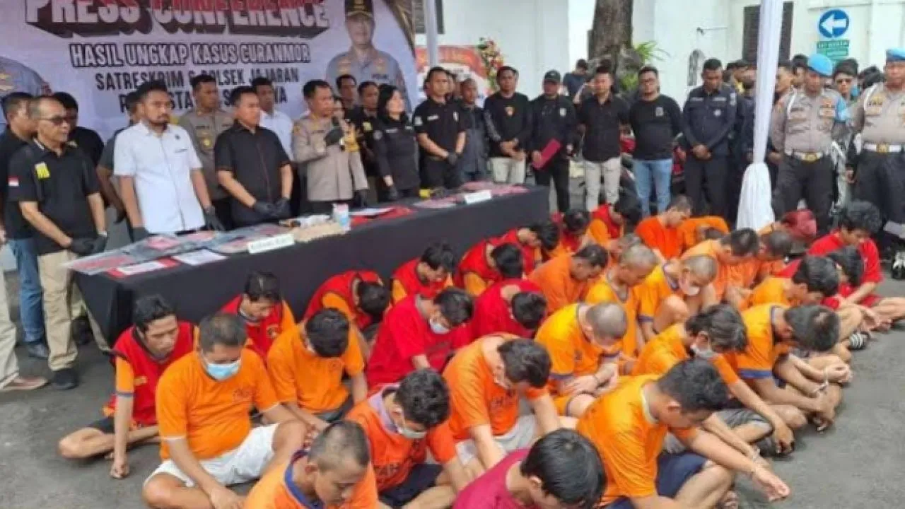 Polrestabes Surabaya Ungkap Ratusan Kasus Curanmor, Wali Kota Eri: Terima Kasih Pak Polisi!