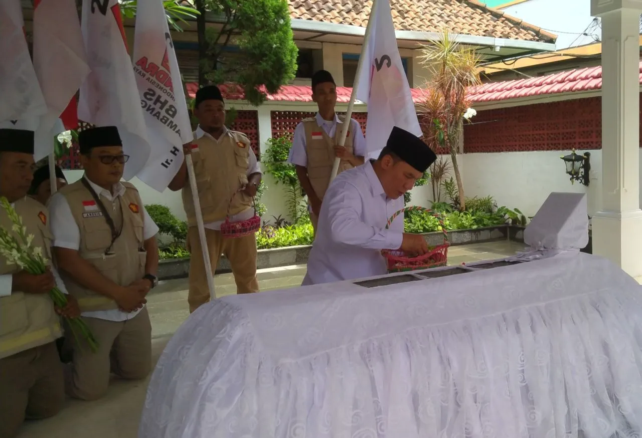 Ziarah Makam Dr. Soetomo, BHS Ingatkan Pentingnya Semangat Kebangkitan Nasional