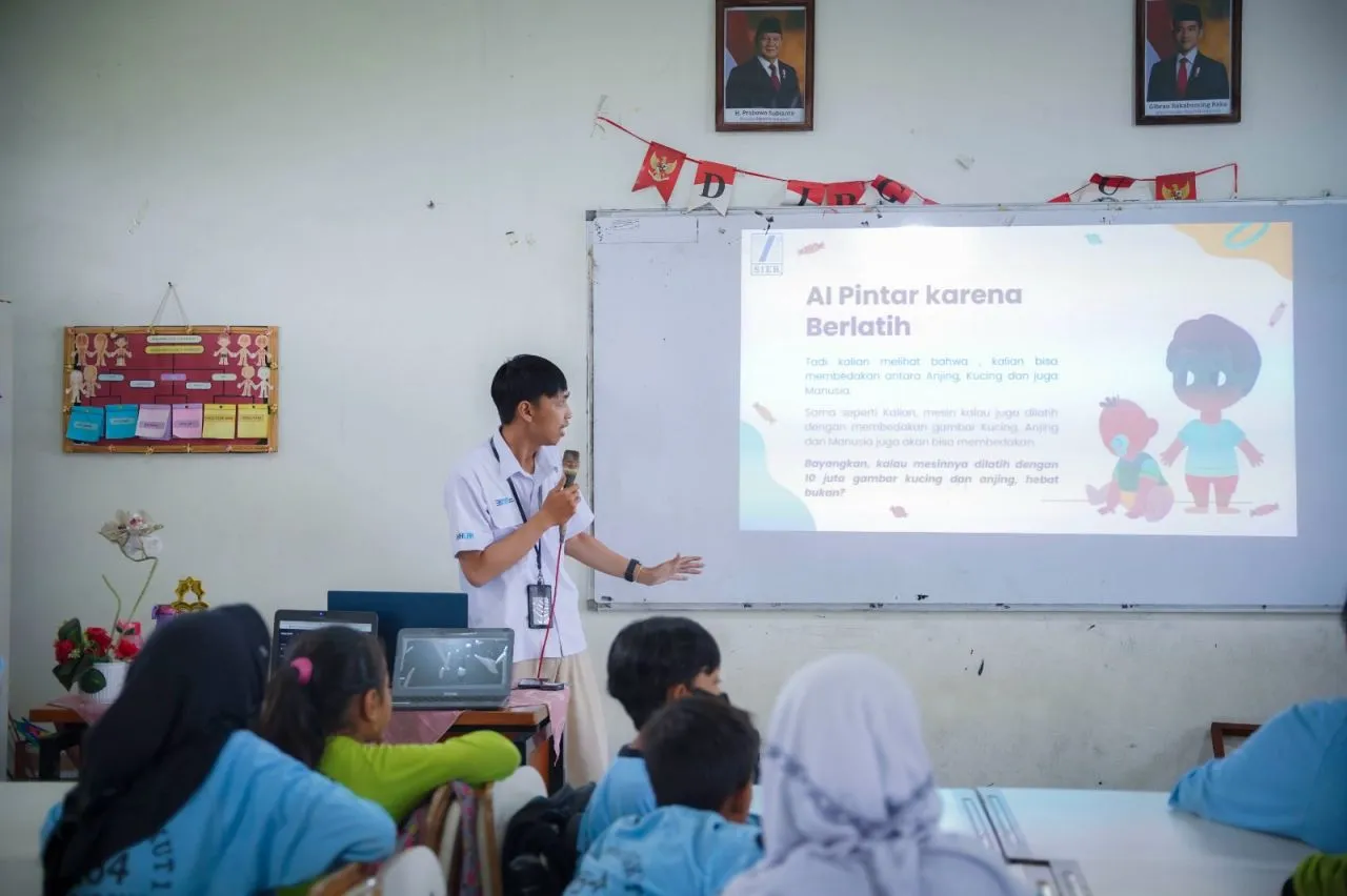 SIER Kenalkan AI dan Coding kepada Siswa SD Lewat Program ‘SIER Mengajar’
