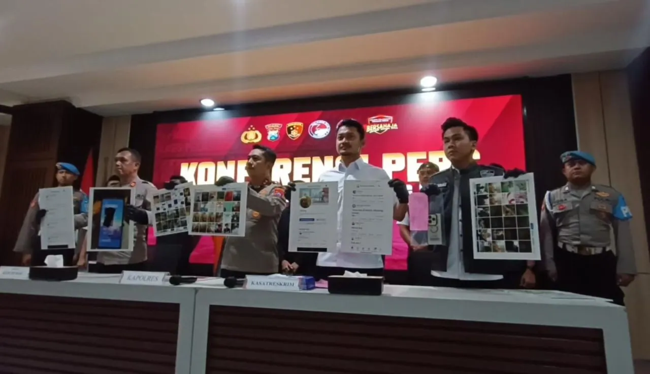Polisi Bongkar Grup Facebook "Gay Khusus Surabaya", 2 Tersangka Ditangkap