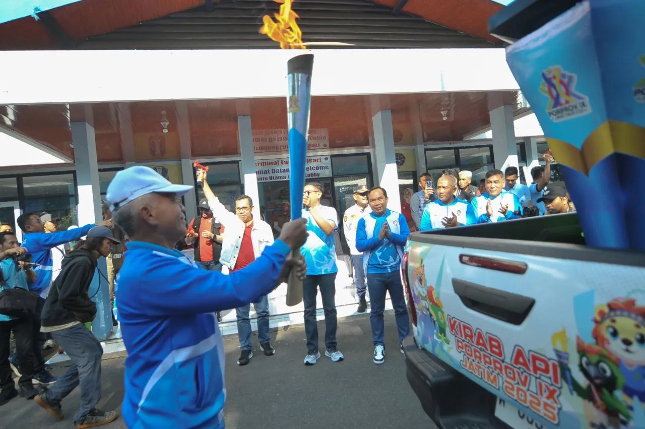 Kirab Api Porprov Jatim IX 2025 Tiba di Kota Malang