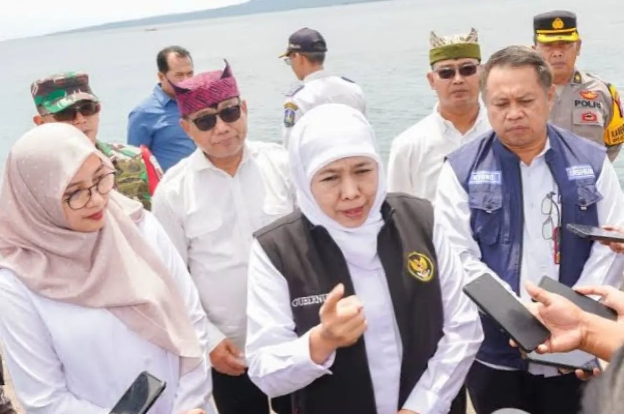 Atasi Antrean, Khofifah Minta Tambah Kapal dan Buka Pelabuhan Jangkar