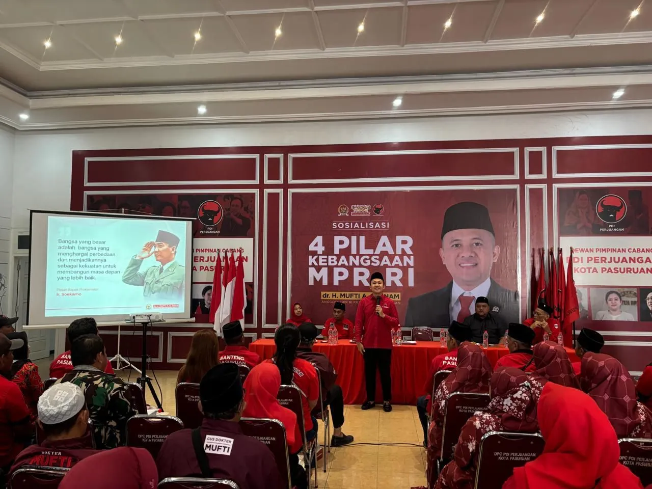 Mufti Anam Ajak Warga Pasuruan Perkuat Gotong Royong Lewat Empat Pilar Kebangsaan