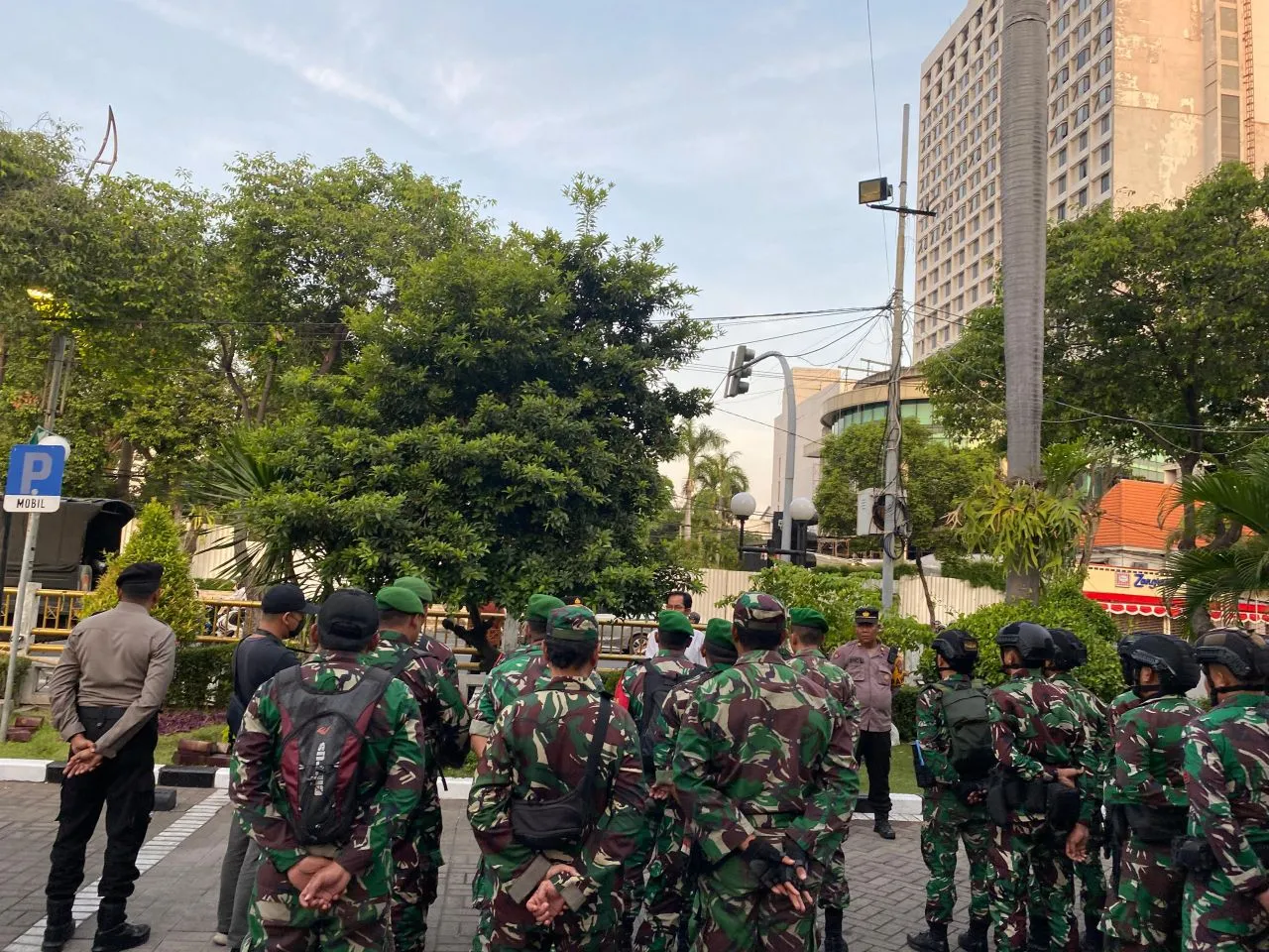 Aksi Ancam DPRD Surabaya, Adi Sutarwijono Ingatkan Warga Jangan Hancurkan Kota