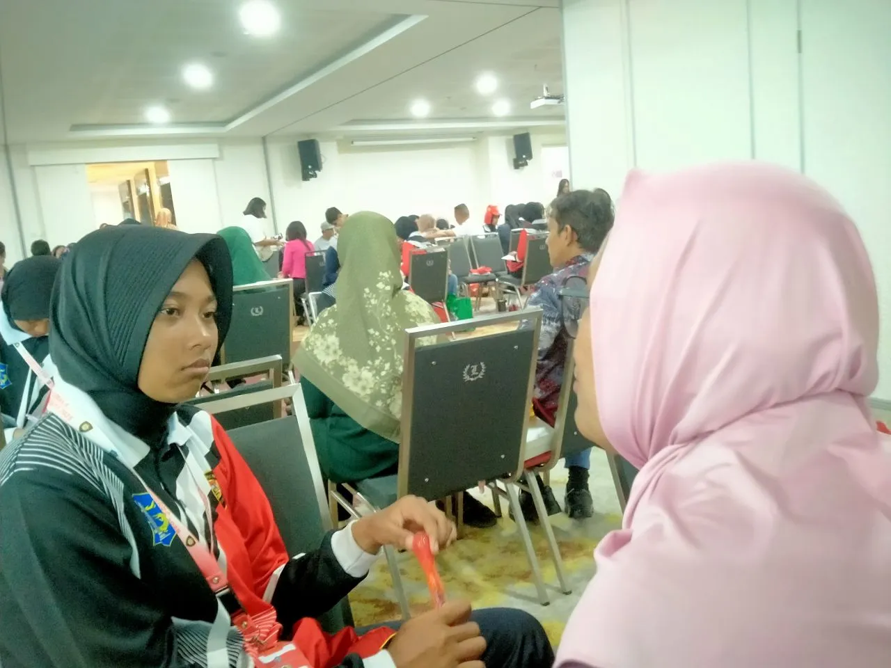 Pelukan Hangat dan Air Mata, Momen Haru Anggota Paskibraka Bertemu Orang Tua