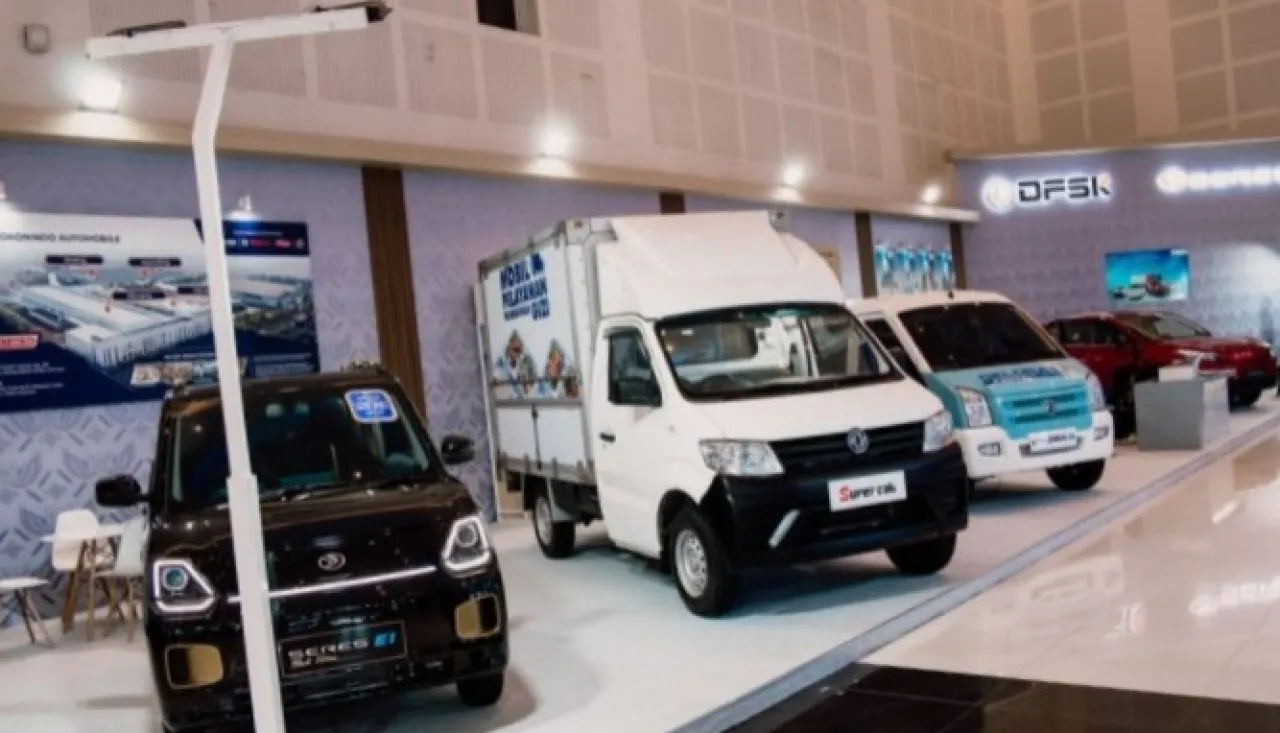 DFSK & SERES Ramaikan GIIAS Surabaya 2025, Tawarkan Mobil Listrik + Bonus Charger Gratis!