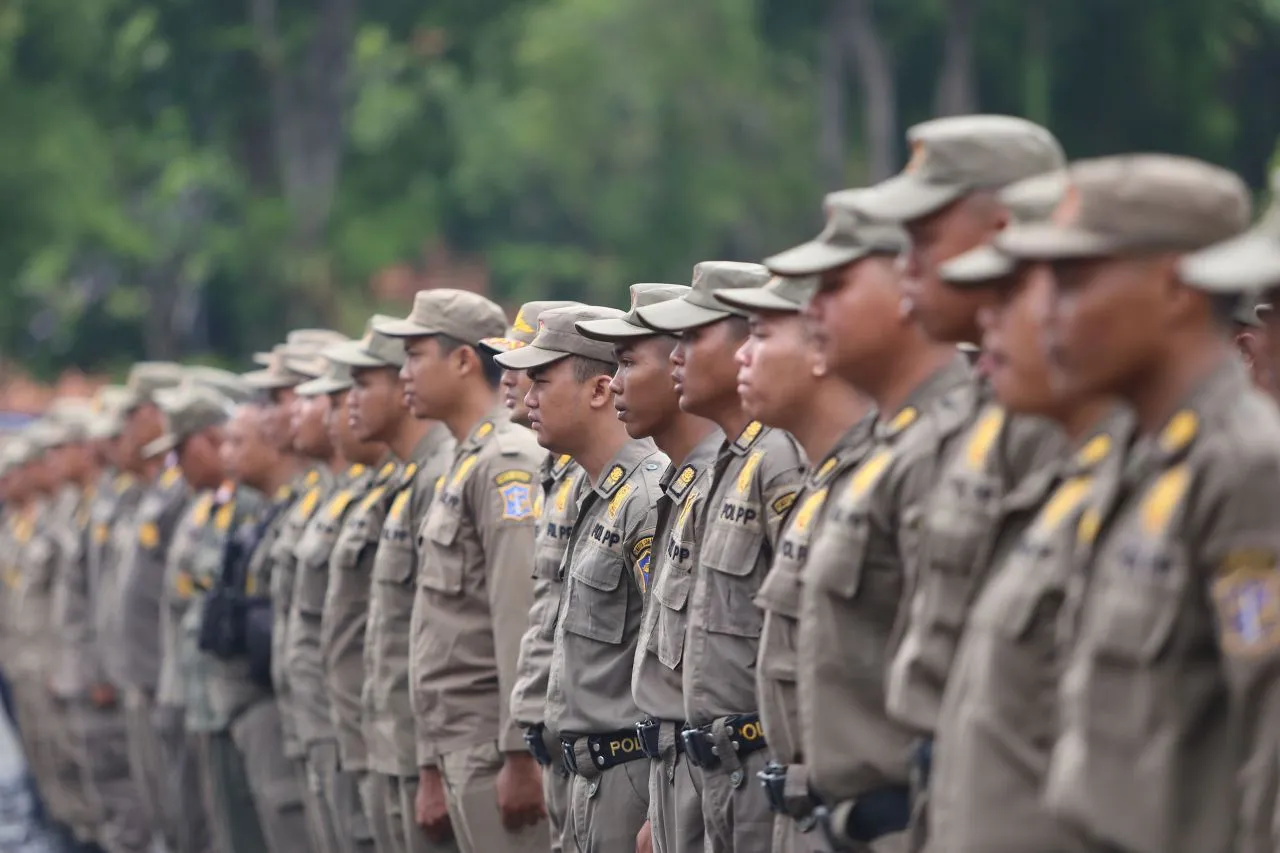 Kala Benang Layangan Ancam Leher, Satpol PP Surabaya Sisir Jalan Raya