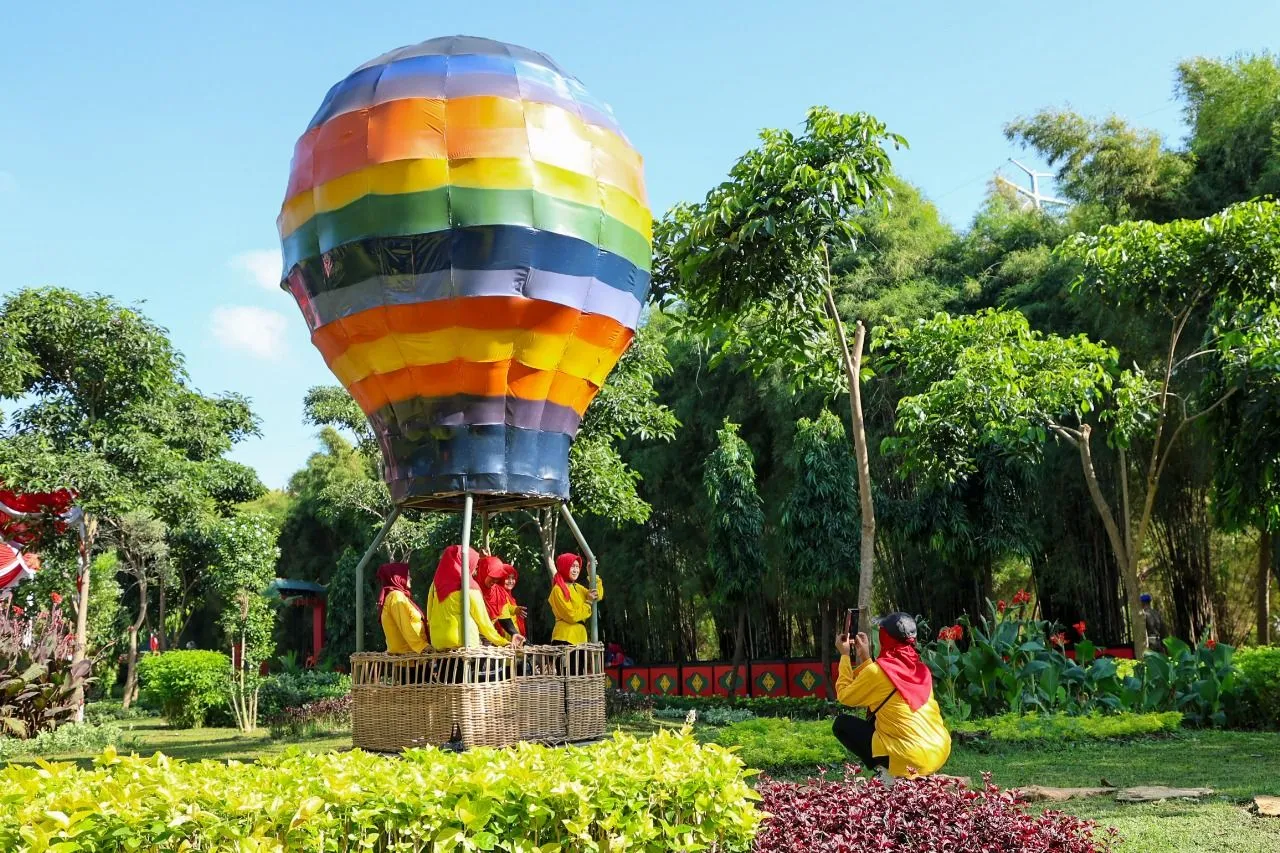 Senandung Semesta di Taman Harmoni: Surabaya Merayakan 'Harmony of The World