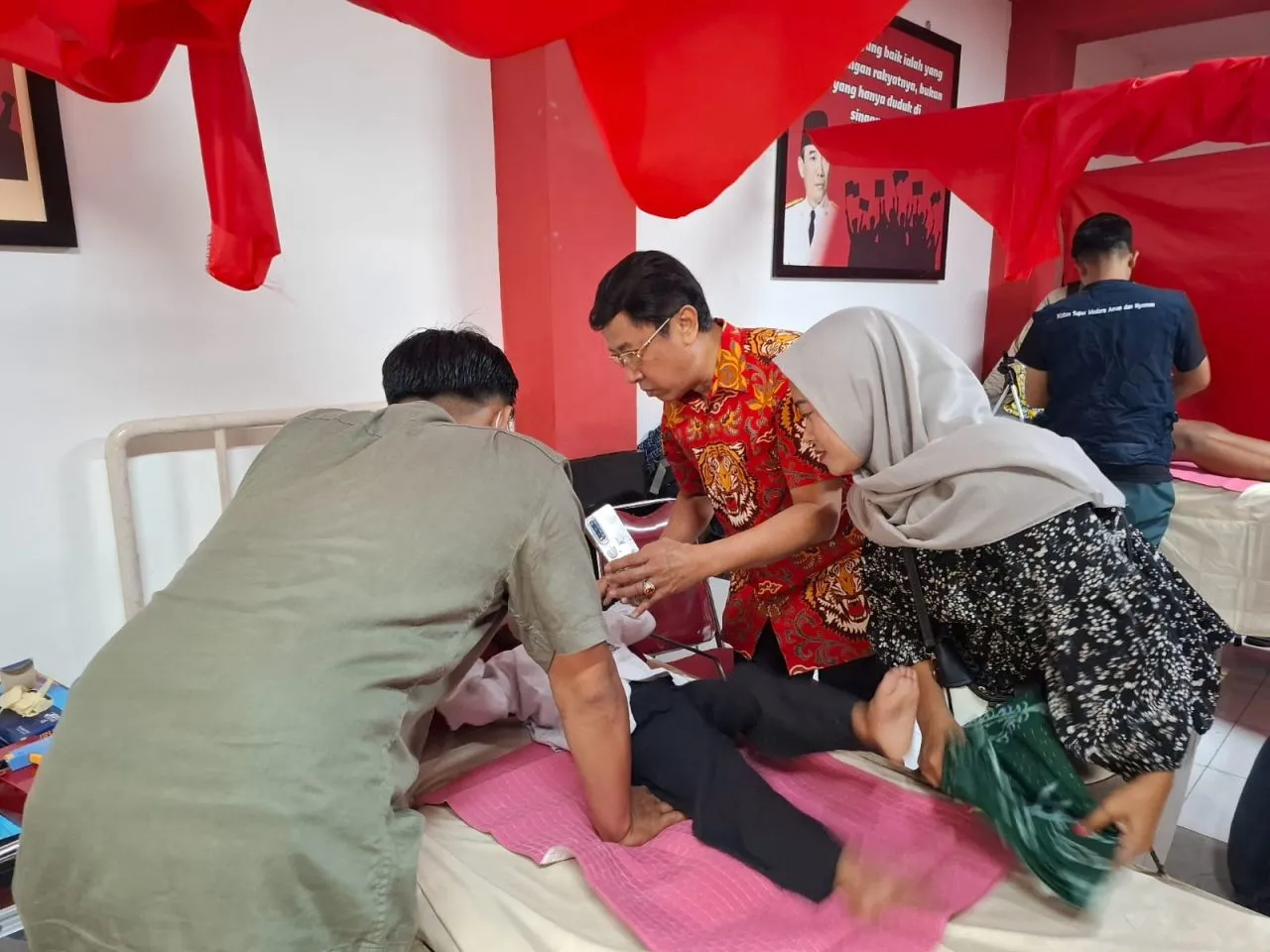 PDIP Surabaya Gelar Khitan Massal, Risma: Kami Tidak Pernah Tinggalkan Rakyat
