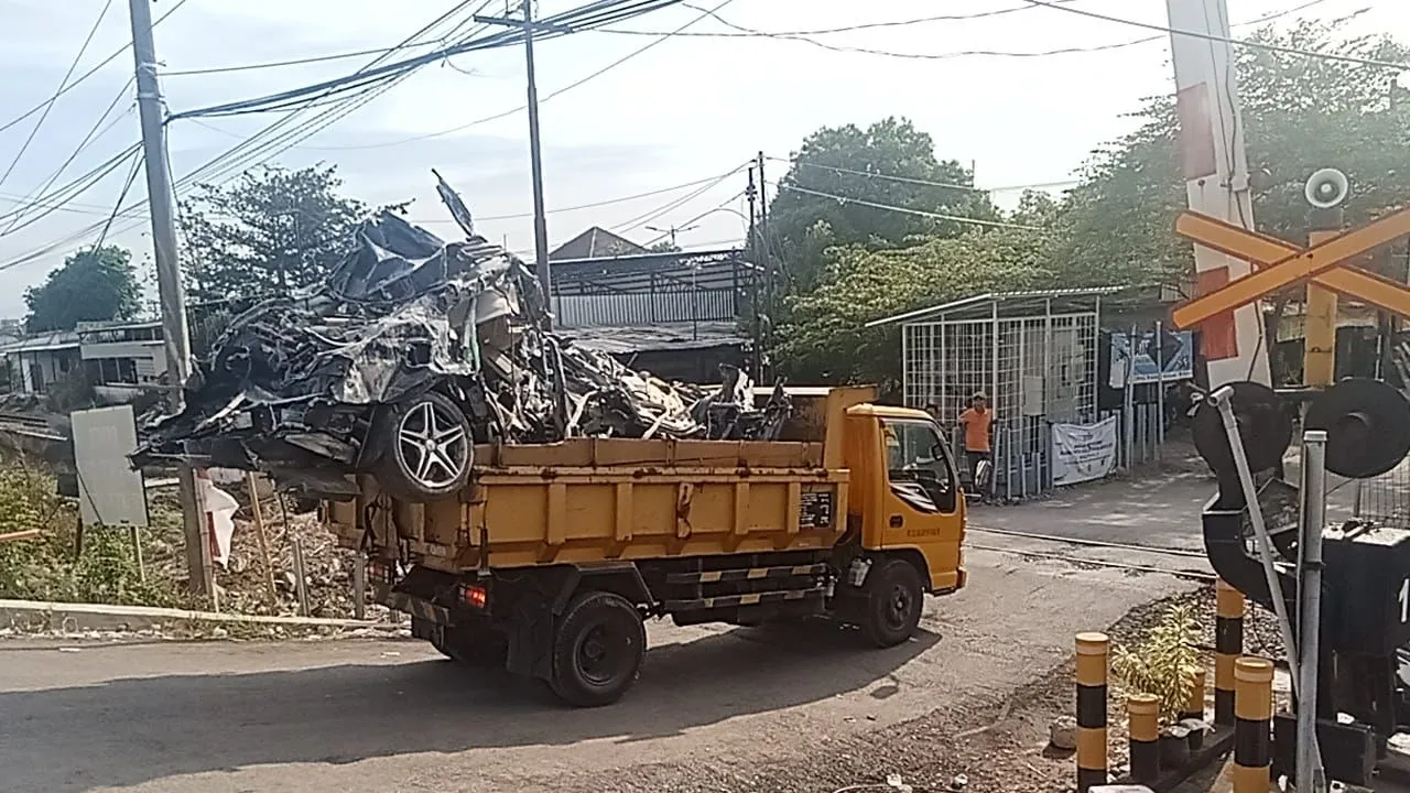 Mobil Mewah Ditemukan di Reruntuhan Ponpes Al Khoziny