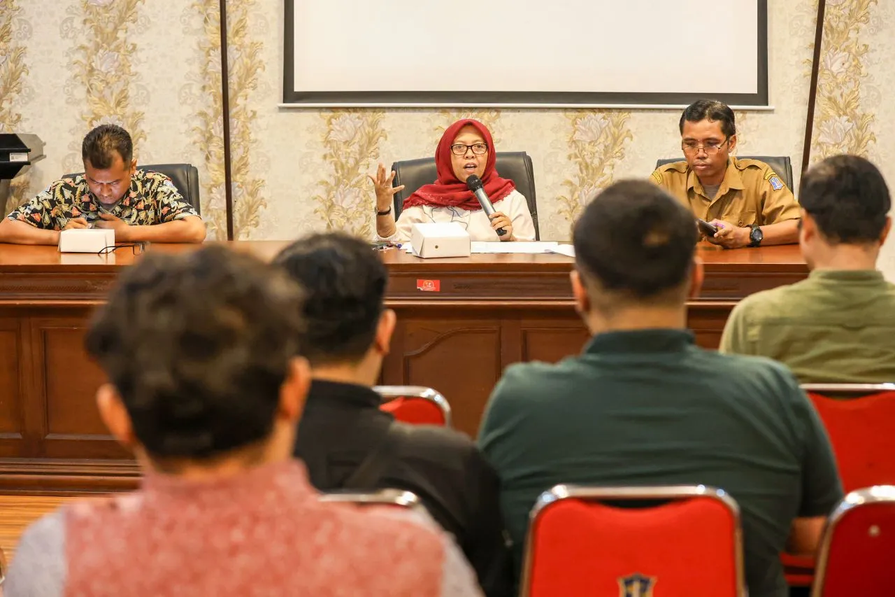 Pemkot Surabaya Tegaskan Larangan Iklan dan Penjualan ke Pembeli di Bawah 21 Tahun